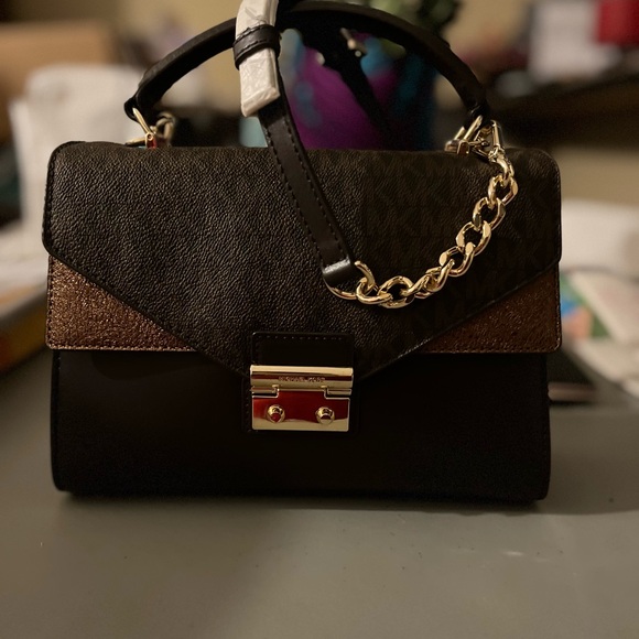 🌺⭐️🌺 HP 🌺⭐️🌺NWOT— Michael Kors crossbody 🌺⭐️🌺 - Picture 12 of 13